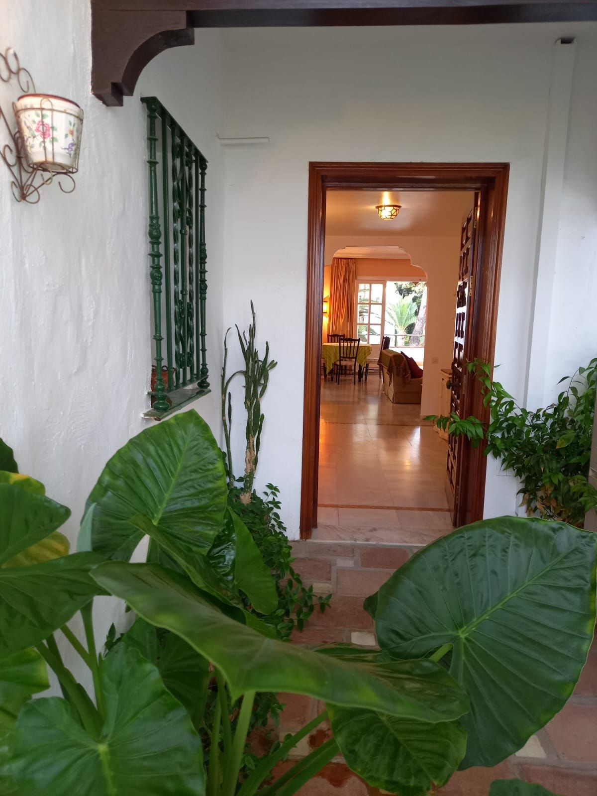 3 Bedroom Apartment in Estepona - Photo 2