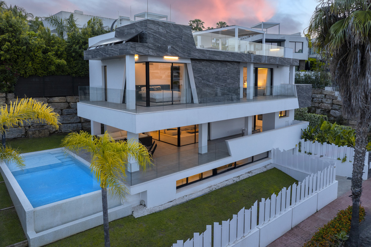 Villa in Estepona