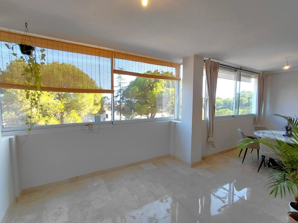 2 Bedroom Apartment in Marbella - Photo 6
