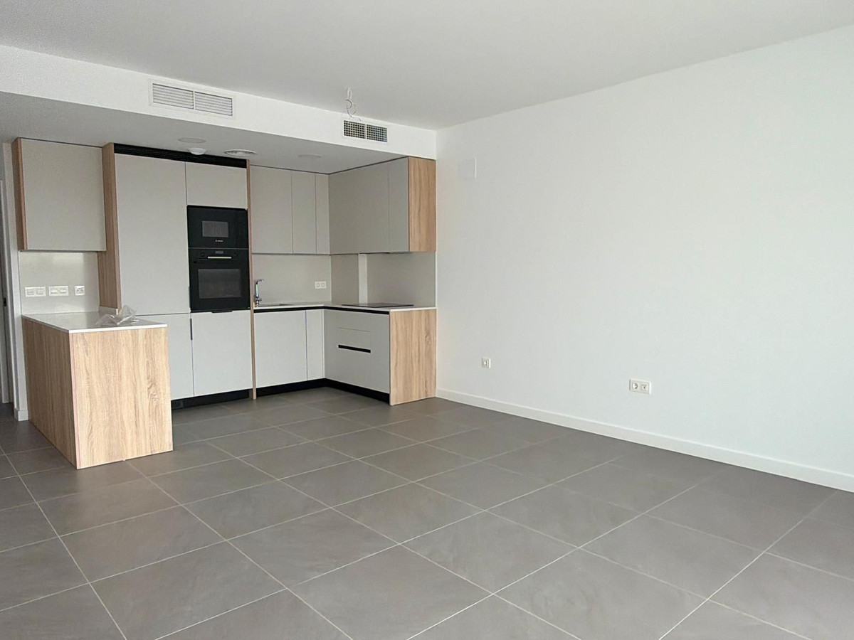 2 Bedroom Apartment in Mijas - Photo 12