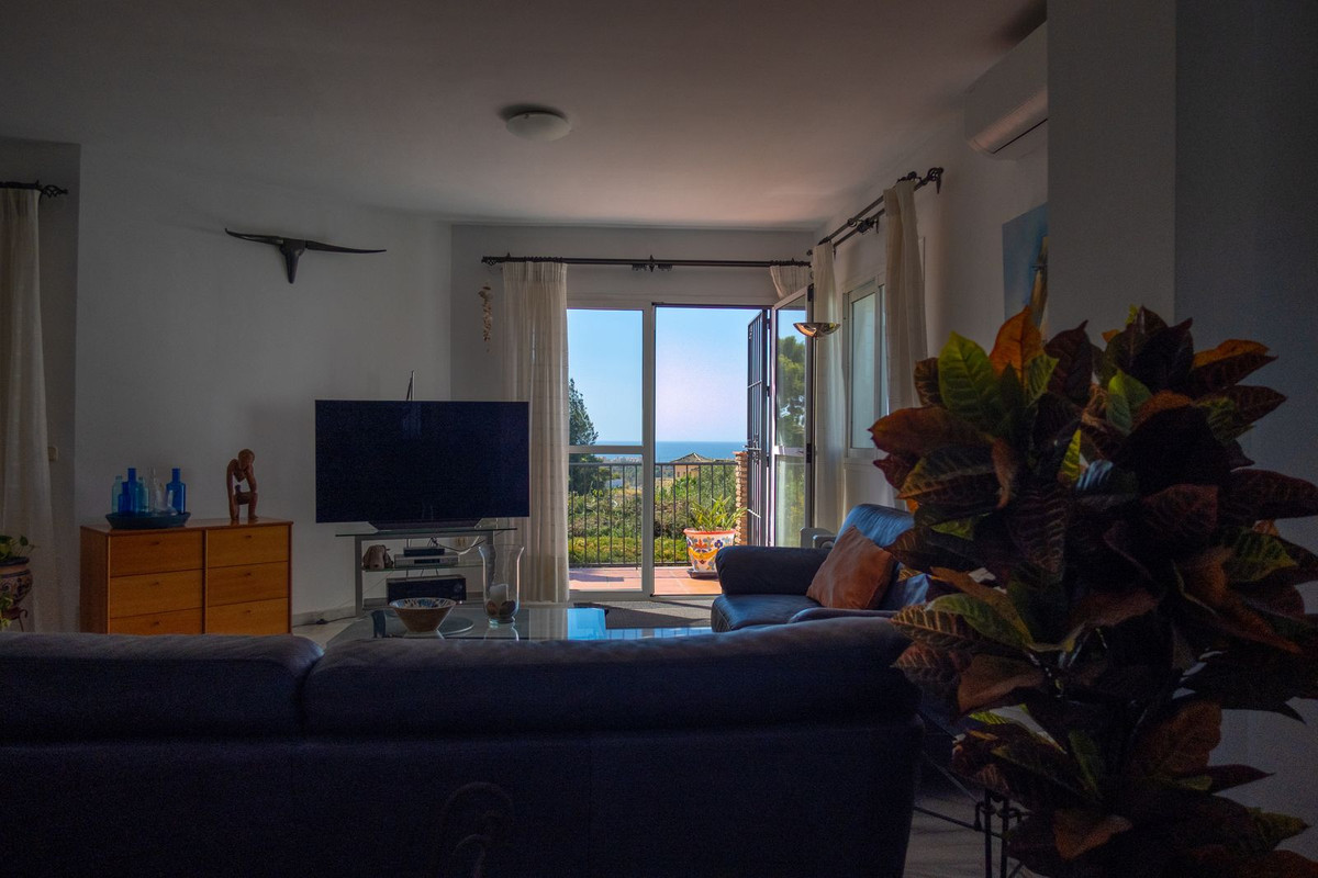 3 Bedroom Villa in Estepona - Photo 12