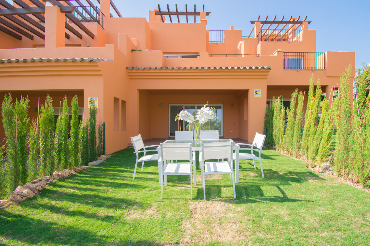 3 Bedroom Townhouse in Estepona - Photo 14