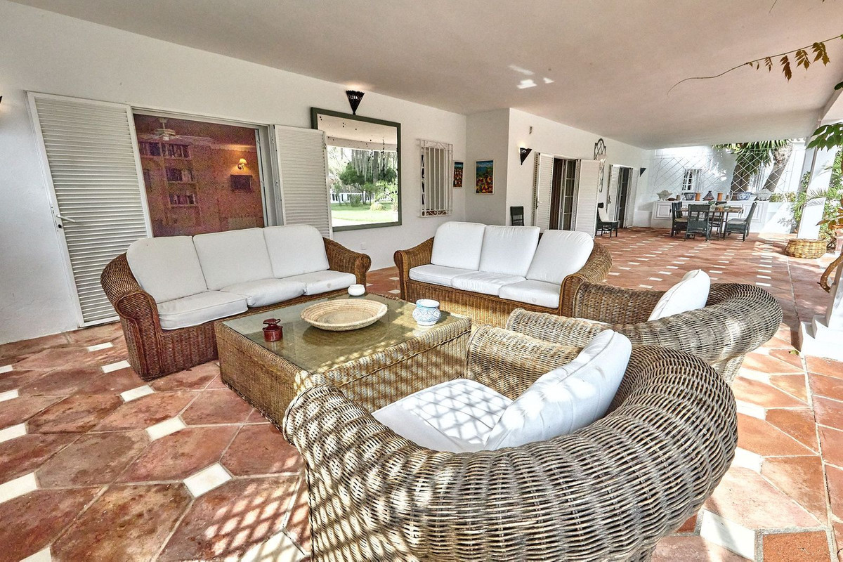 7 Bedroom Villa in San Pedro de Alcántara - Photo 20