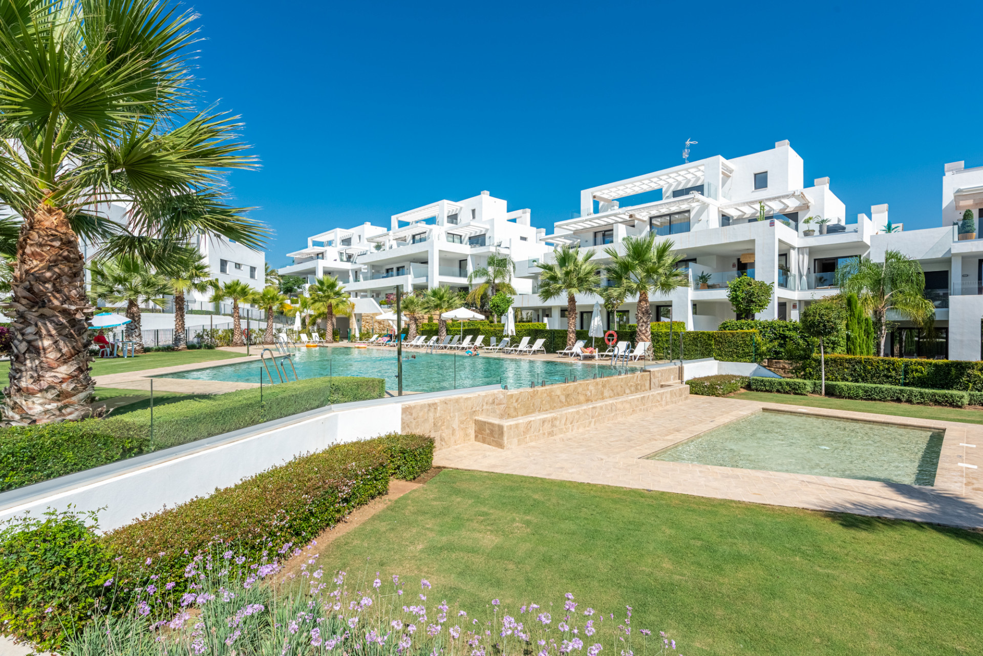 3 Bedroom Penthouse in Estepona - Photo 24