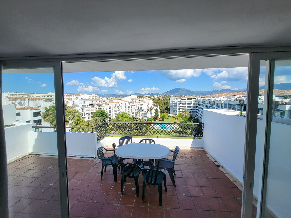 Piso de 4 dormitorios con piscina en Málaga – Foto 26
