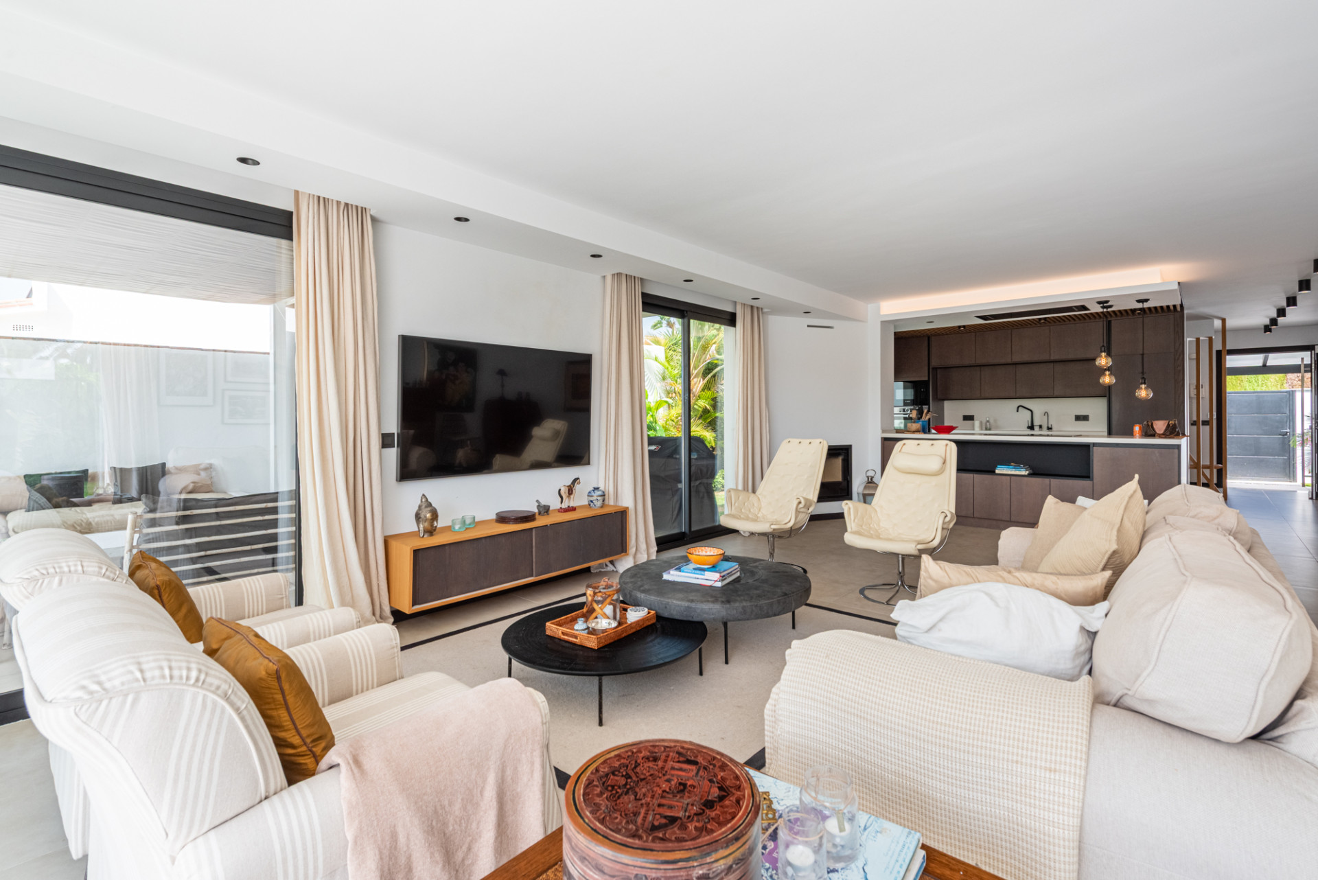 4 Bedroom Villa in Marbella - Photo 6