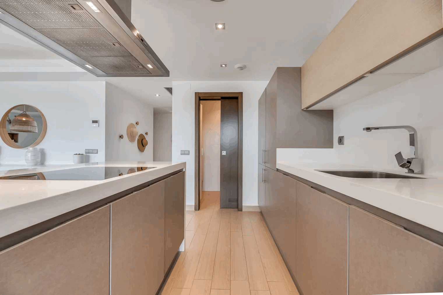 3 Bedroom Apartment in Benahavís - Photo 7