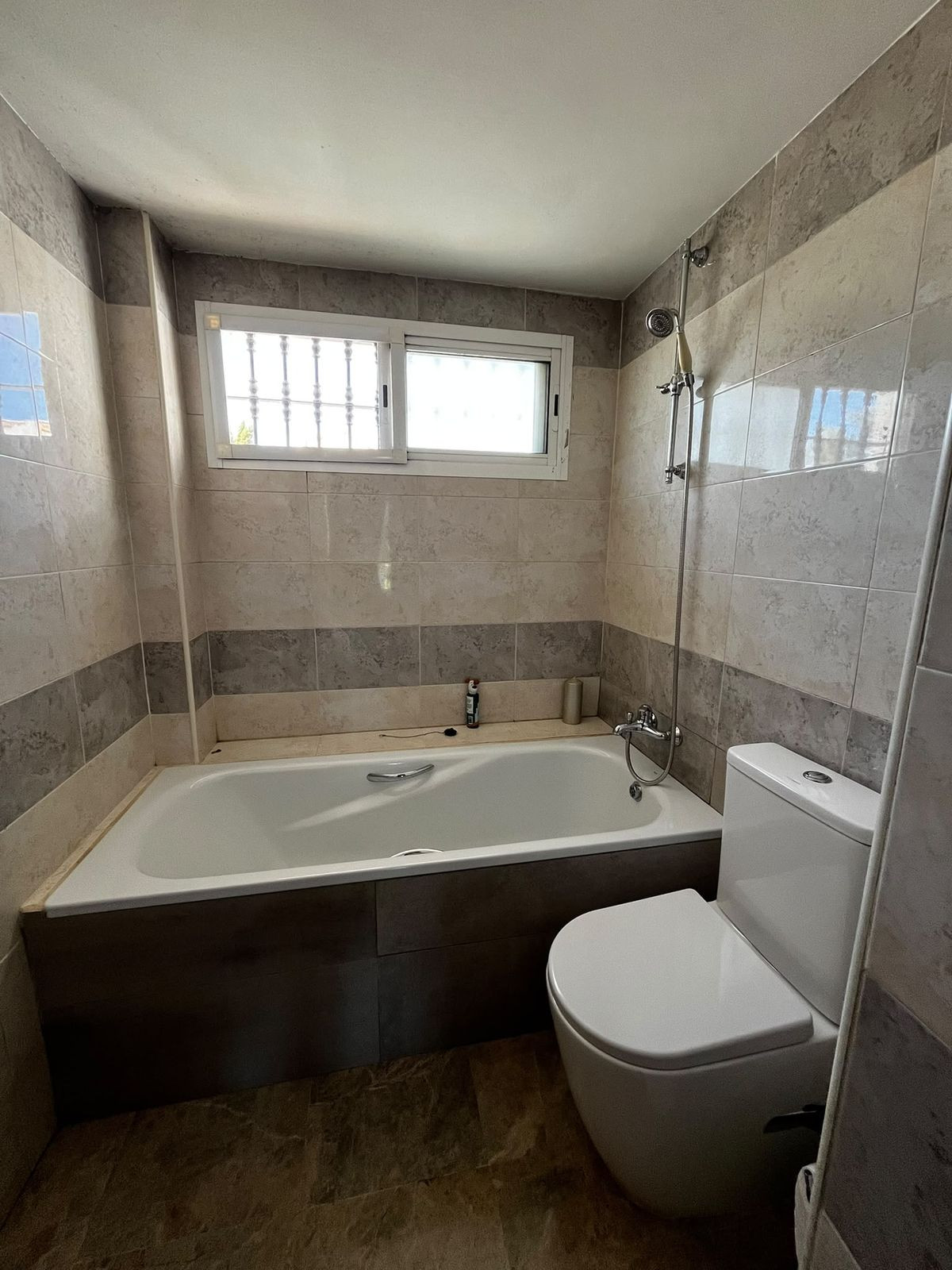 4 Bedroom Townhouse in Marbella - Photo 6