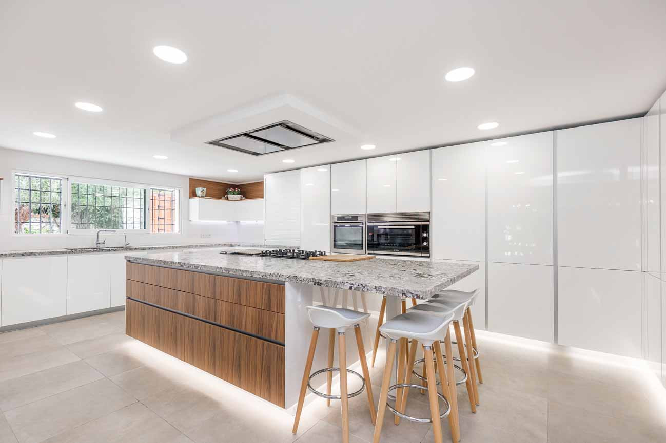 6 Bedroom Villa in Marbella - Photo 9
