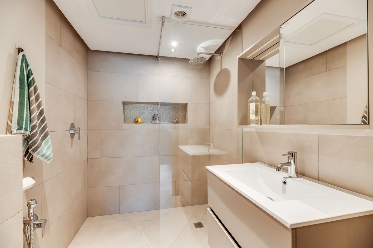 3 Bedroom Apartment in Marbella - Photo 18
