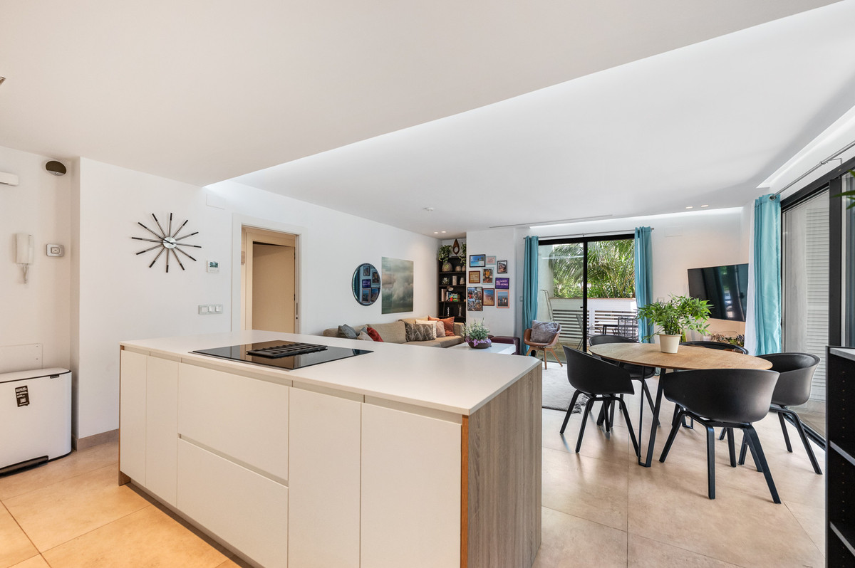 Apartment in Puerto Banus