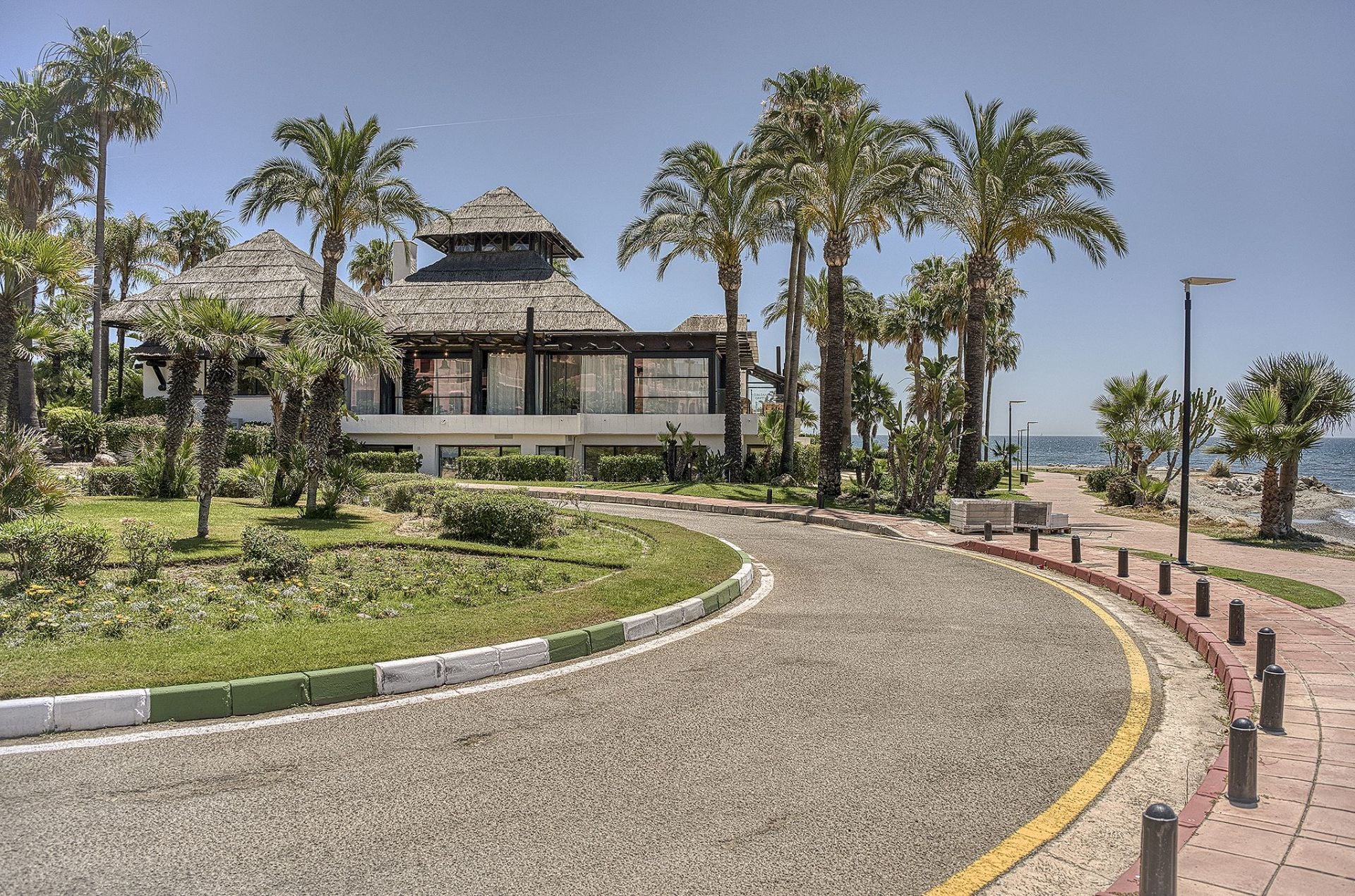 3 Bedroom Penthouse in Estepona - Photo 26