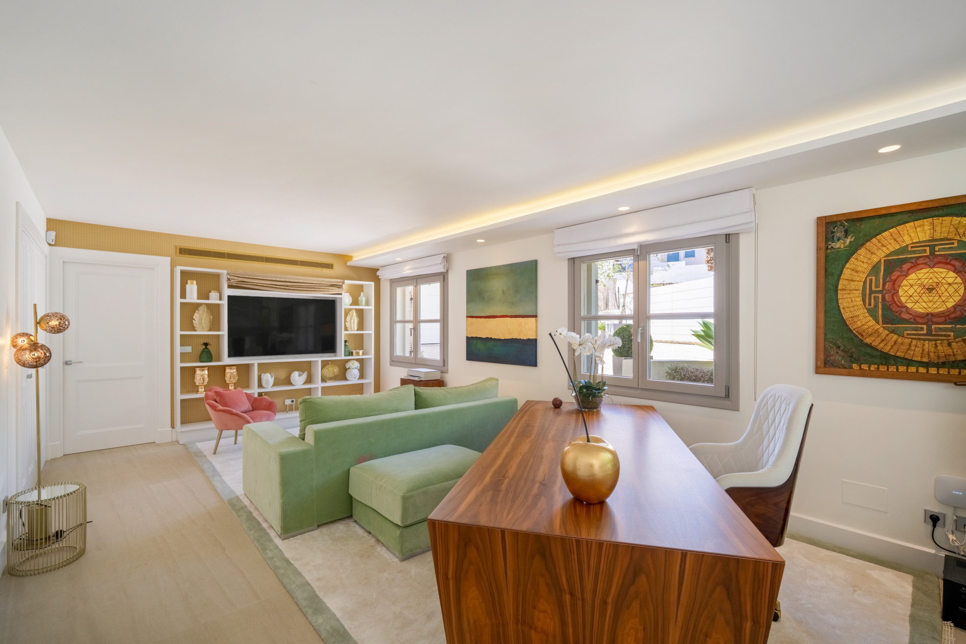 6 Bedroom Villa in Marbella - Photo 8