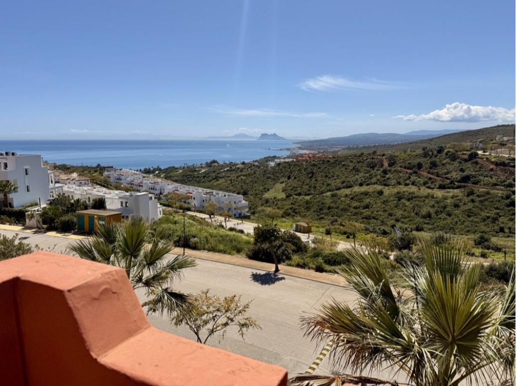 Chalet de 3 dormitorios con piscina en Málaga – Foto 13