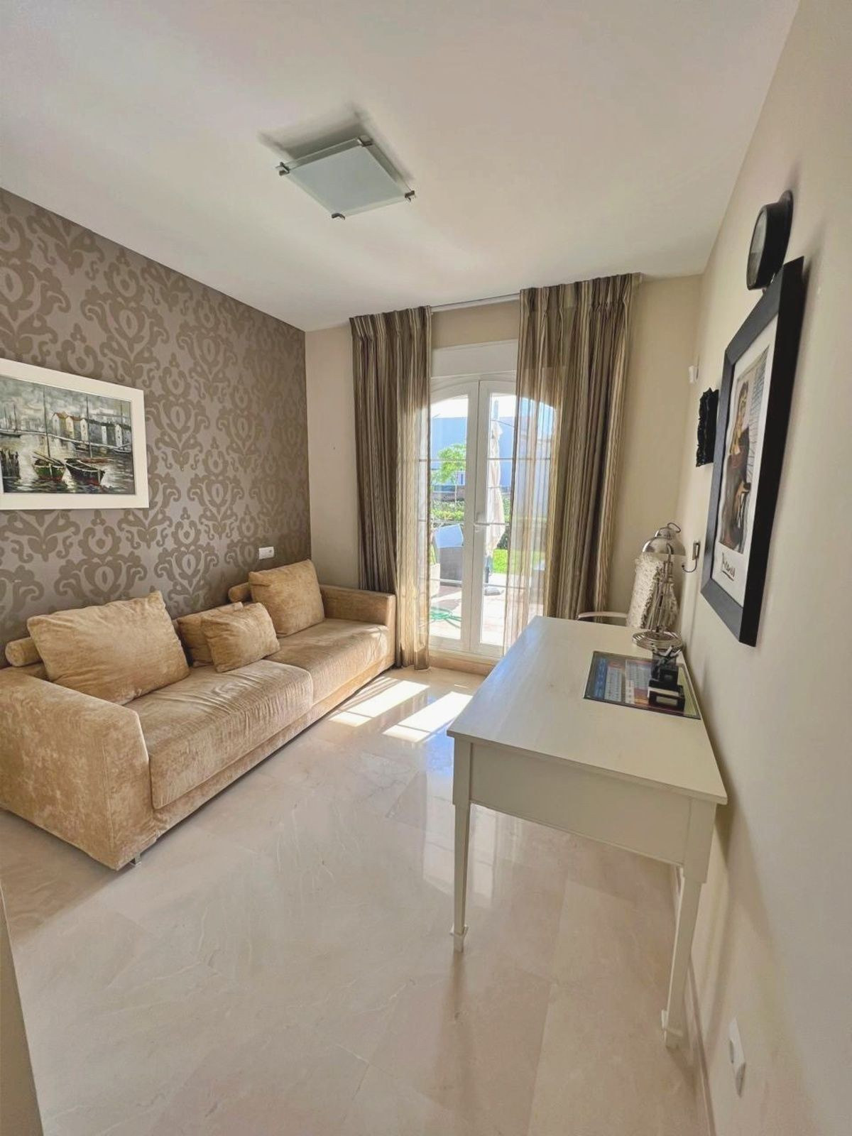 3 Bedroom Apartment in Benahavís - Photo 25
