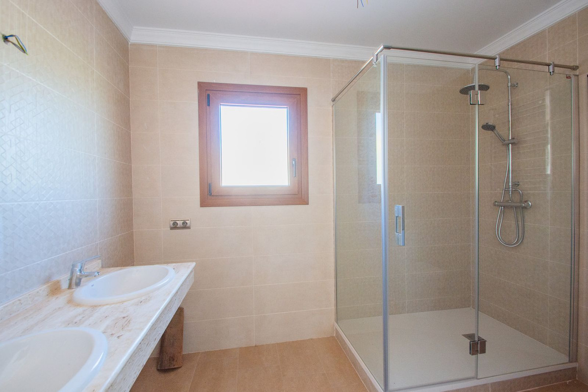5 Bedroom Villa in Mijas - Photo 26