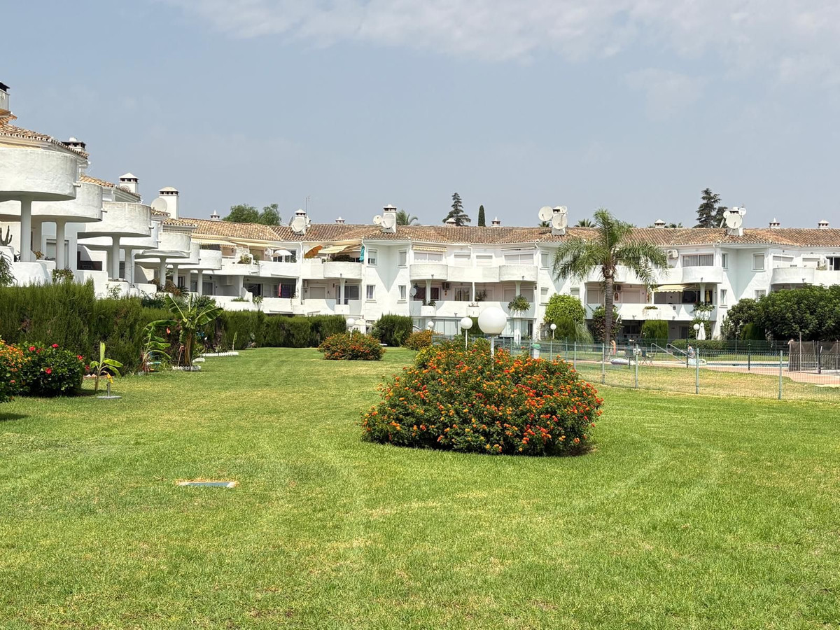 2 Bedroom Apartment in Mijas - Photo 3