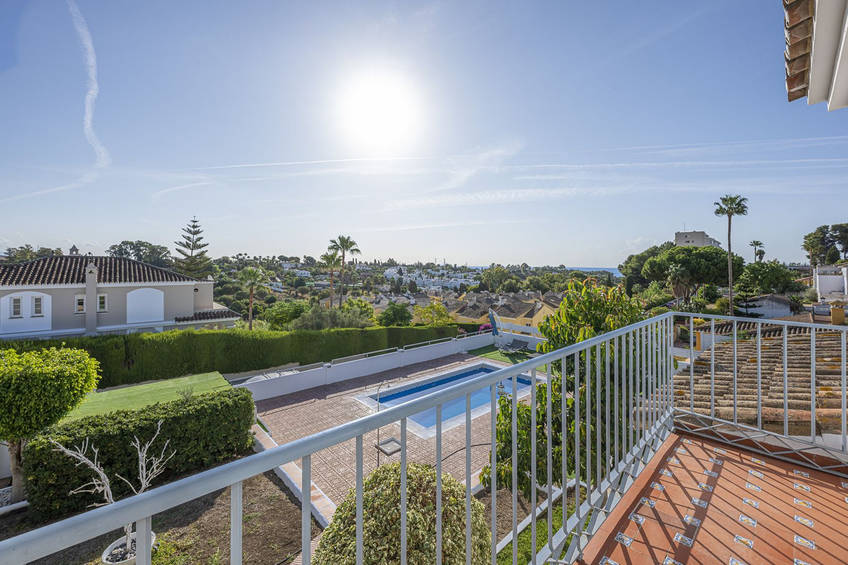 3 Bedroom Villa in Estepona - Photo 25