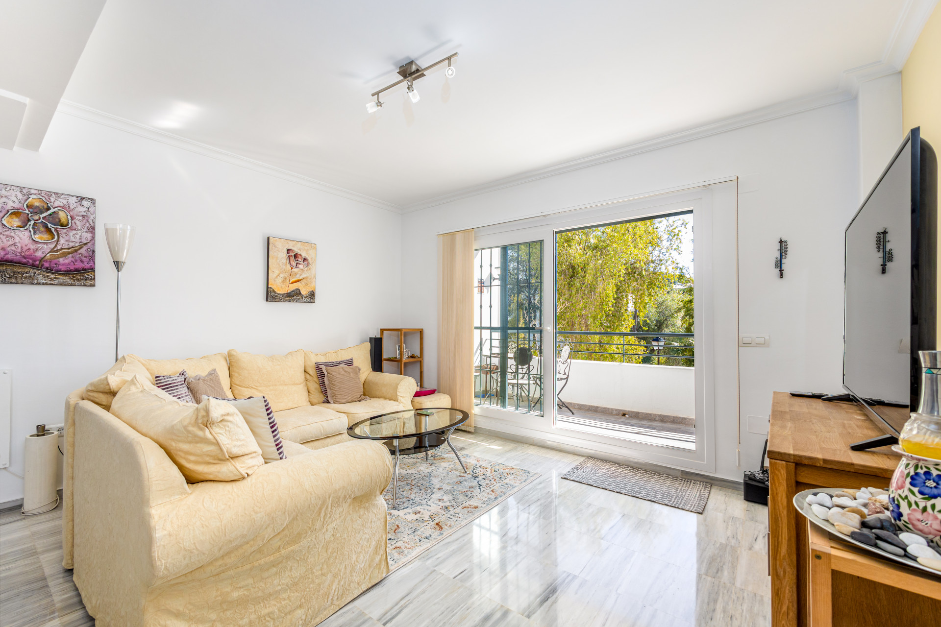 2 Bedroom Townhouse in Alhaurín el Grande - Photo 2