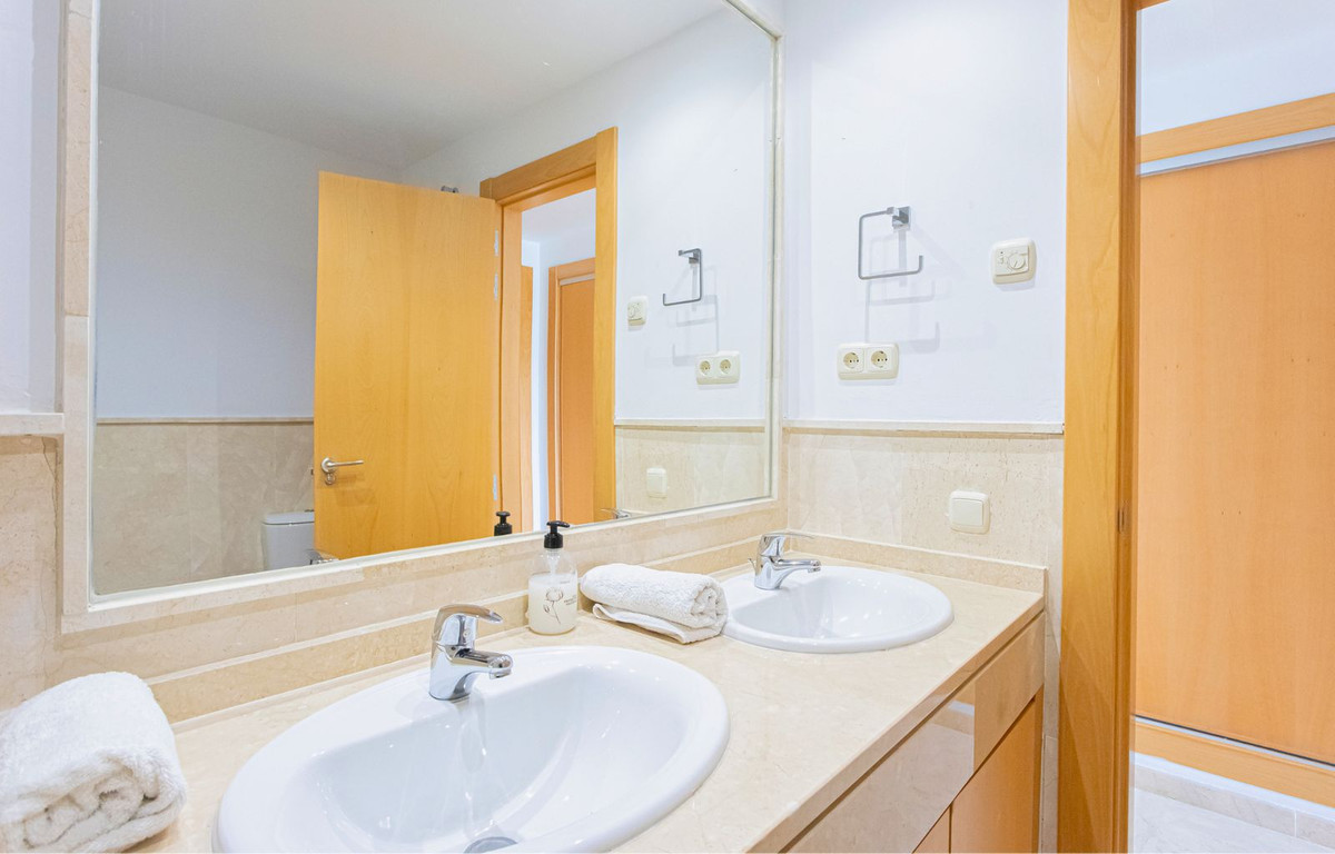 2 Bedroom Apartment in Casares - Photo 23