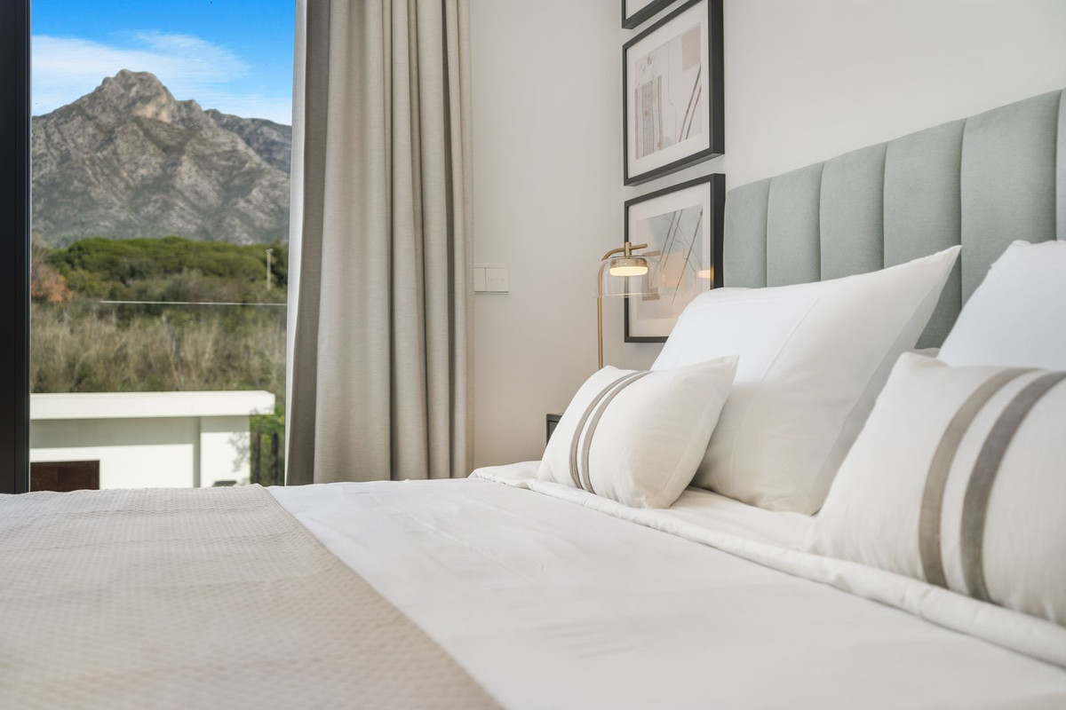 6 Bedroom Villa in Marbella - Photo 49
