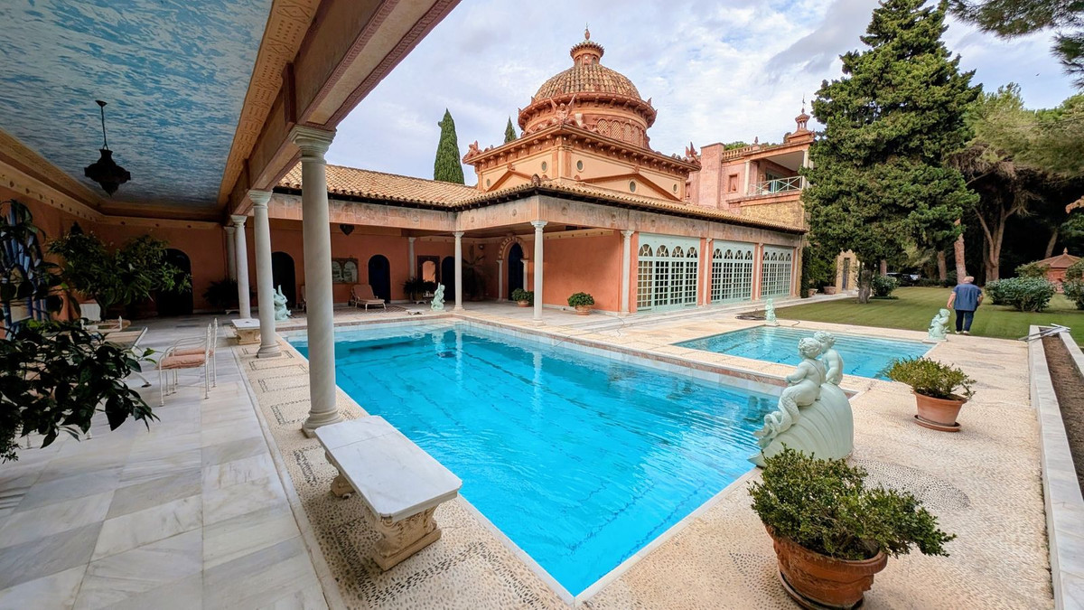 16 Bedroom Villa in Sotogrande - Photo 7