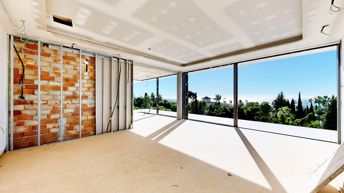 6 Bedroom Villa in Marbella - Photo 11
