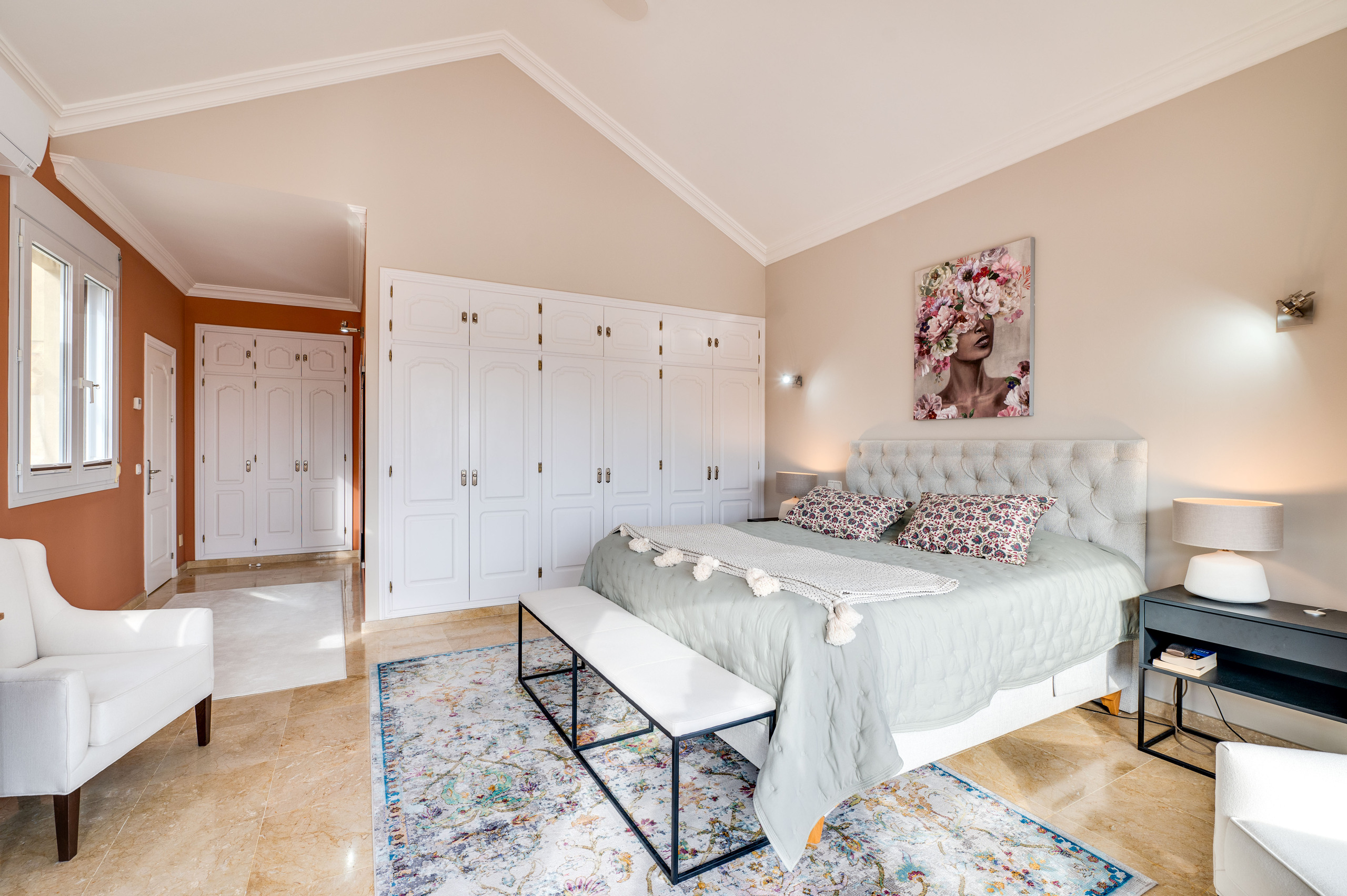 5 Bedroom Villa in Marbella - Photo 6