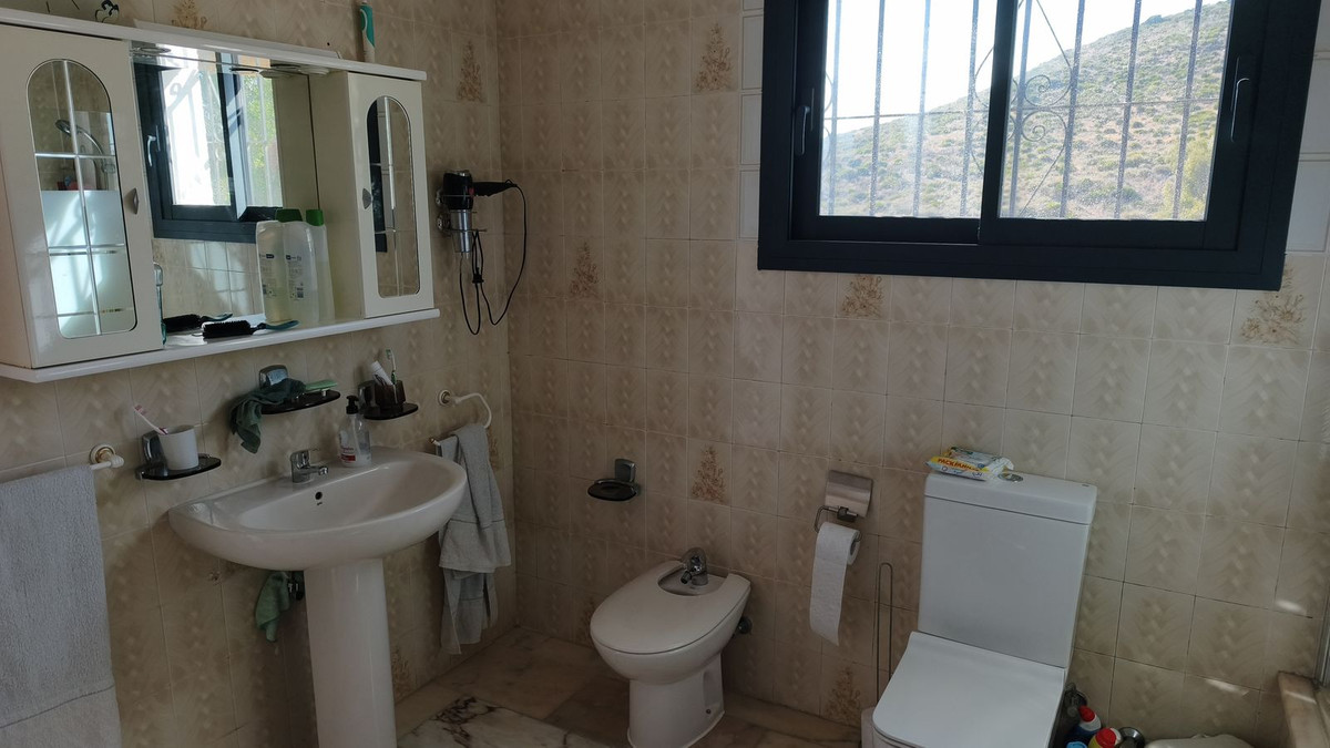 6 Bedroom Villa in Mijas - Photo 23