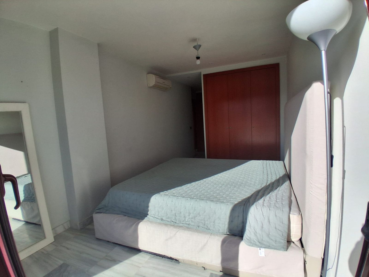 3 Bedroom Penthouse in Benahavís - Photo 10