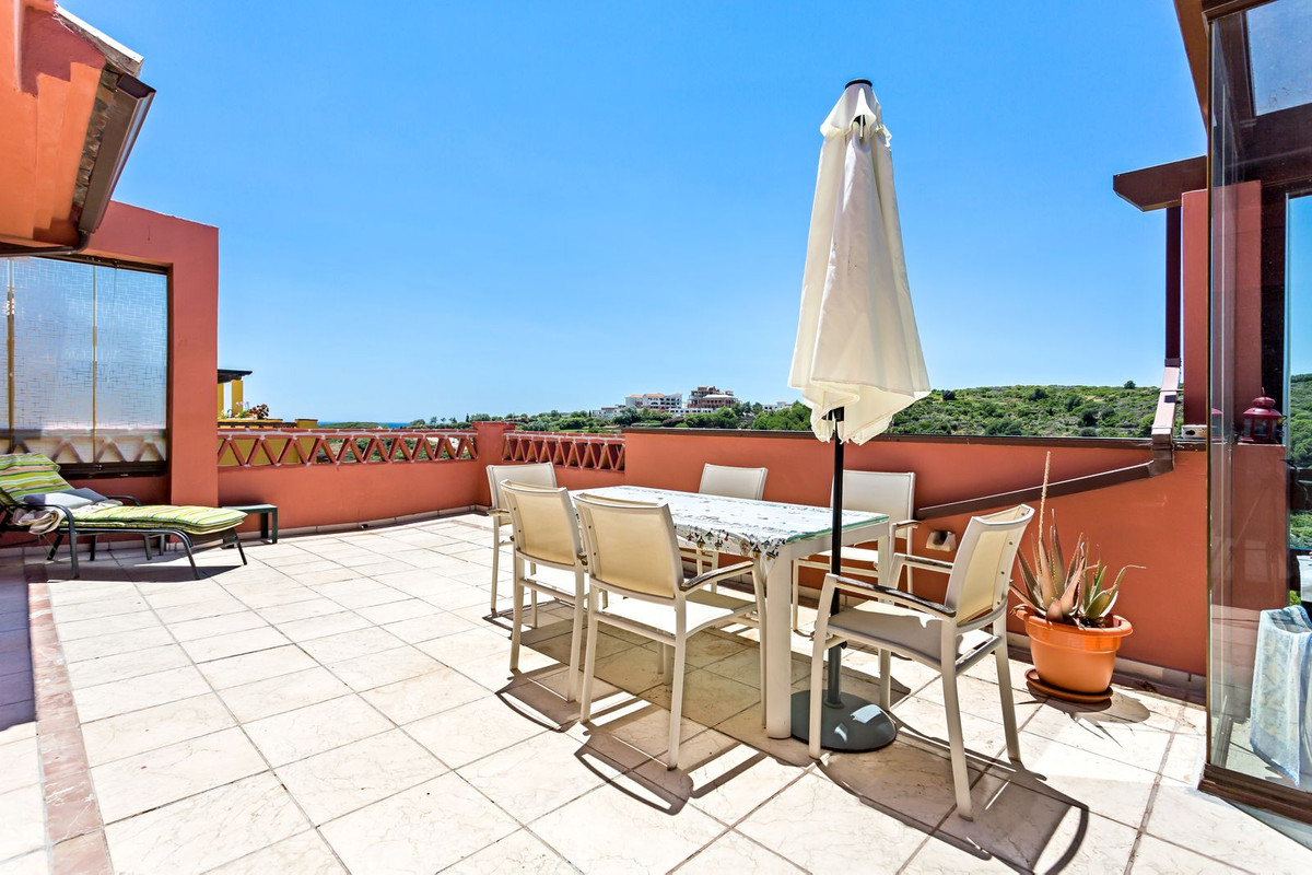 3 Bedroom Penthouse in Casares - Photo 5