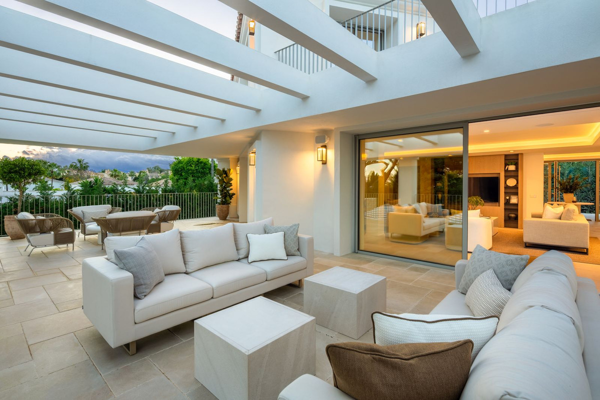 6 Bedroom Villa in Marbella - Photo 16