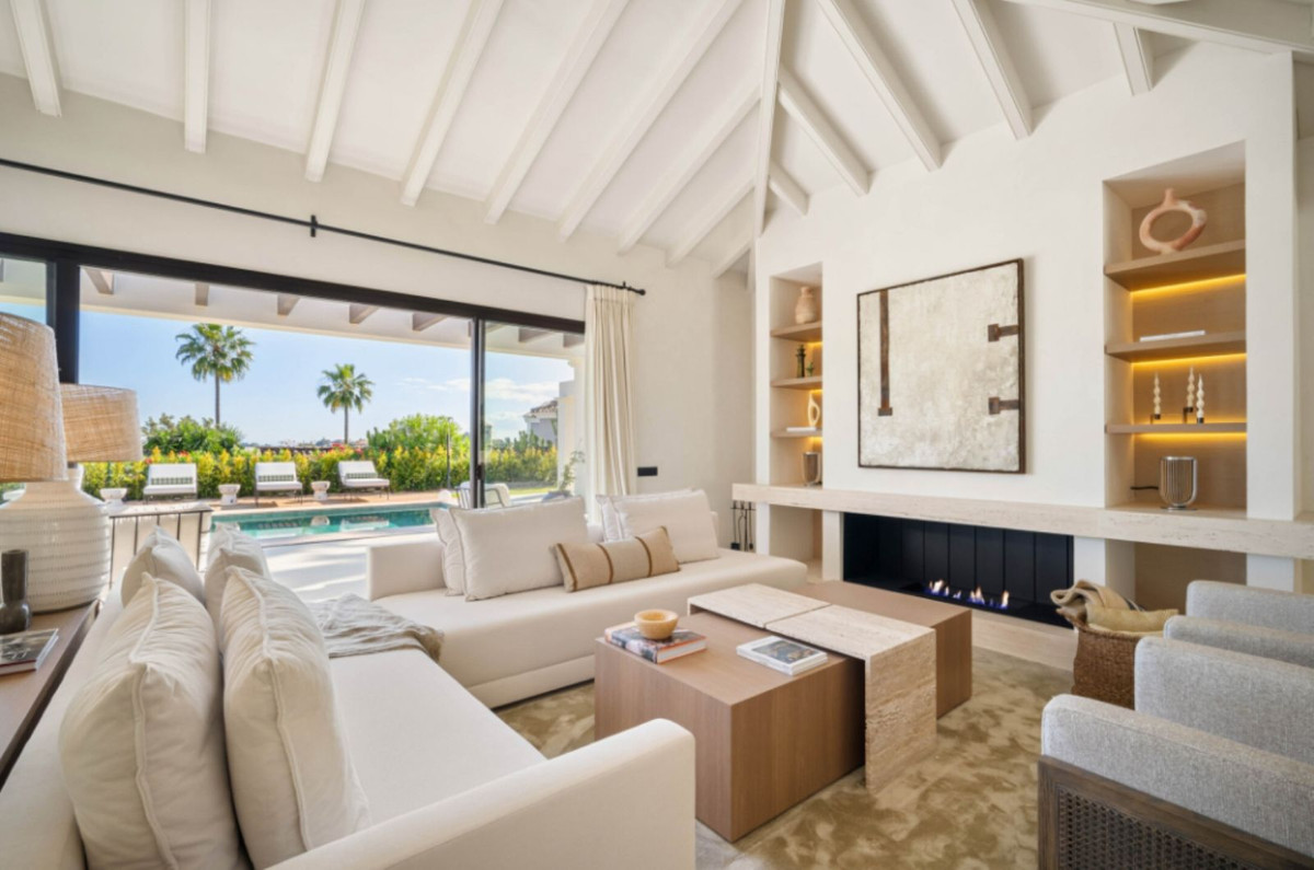 4 Bedroom Villa in Marbella - Photo 5