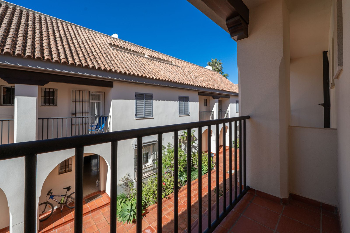 4 Bedroom Townhouse in San Pedro de Alcántara - Photo 29