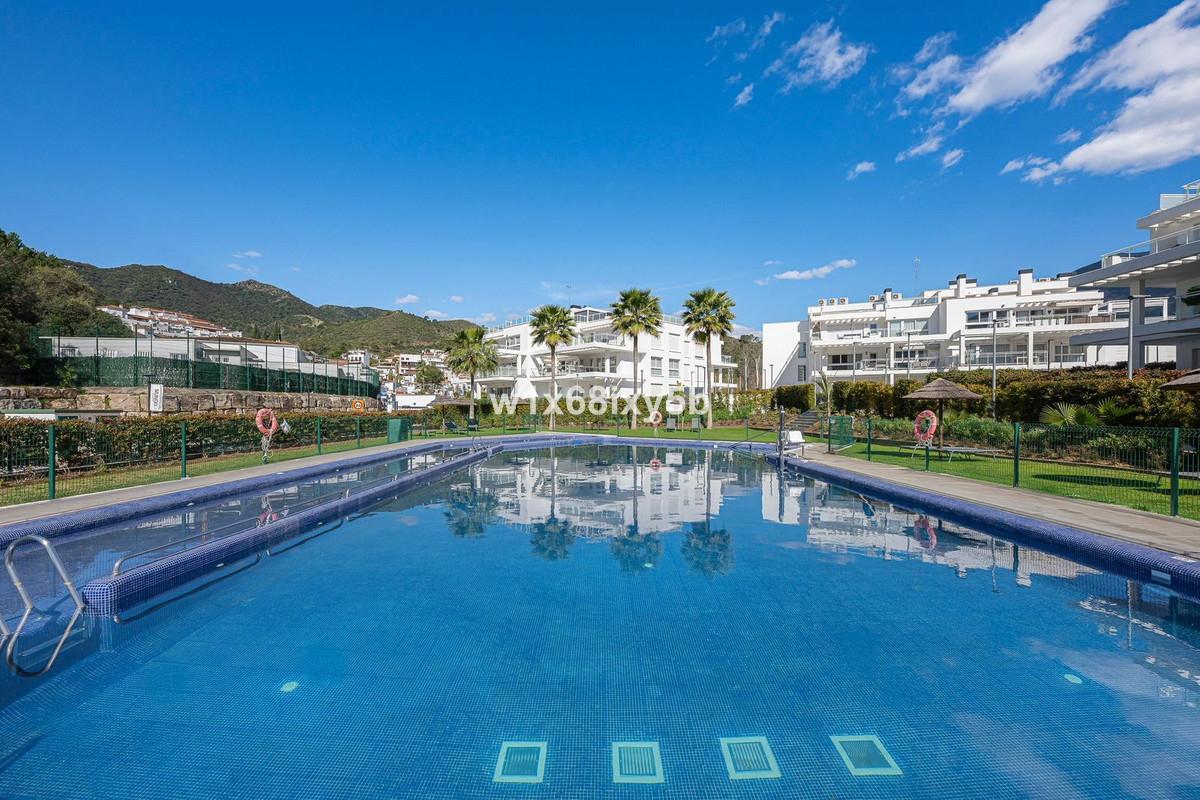 4 Bedroom Apartment in Benahavís - Photo 40