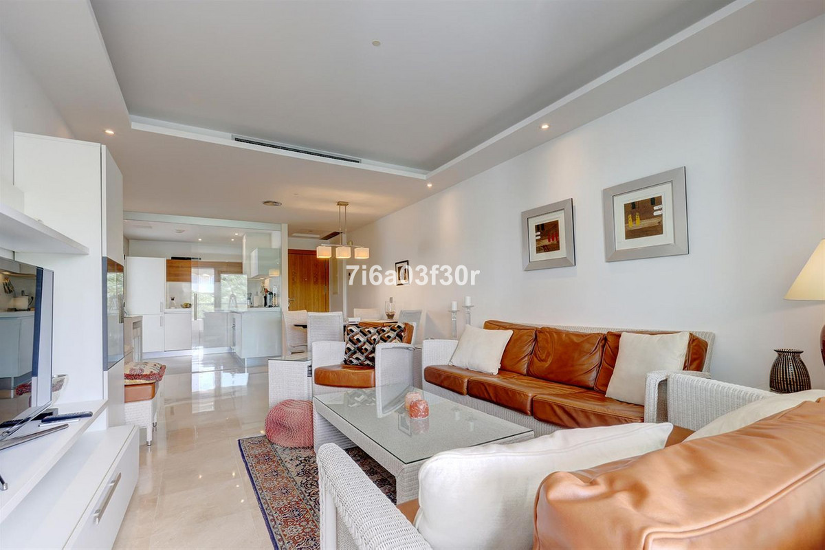 3 Bedroom Penthouse in San Pedro de Alcántara - Photo 7