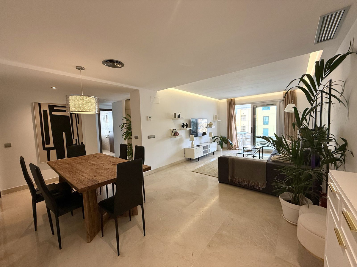 3 Bedroom Penthouse in San Pedro de Alcántara - Photo 5
