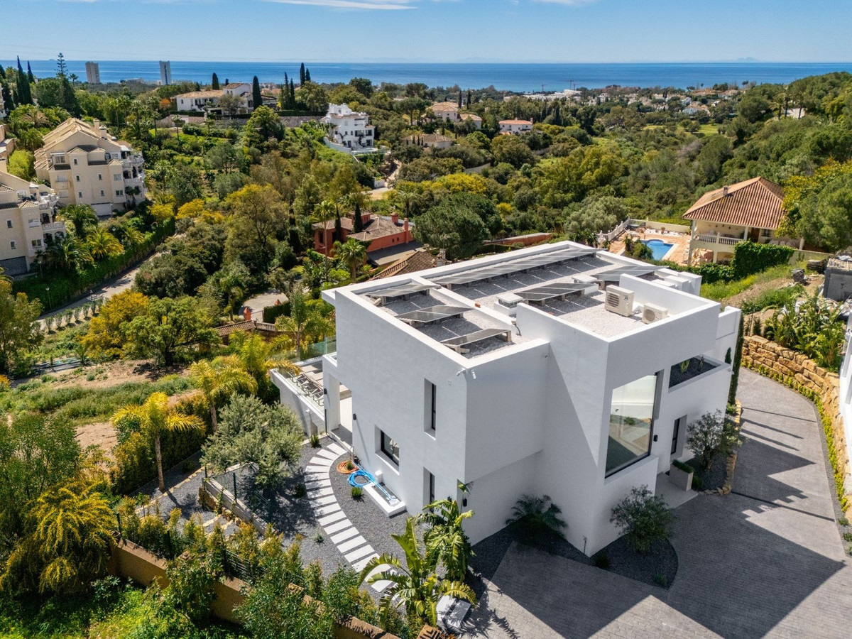 5 Bedroom Villa in Marbella - Photo 6