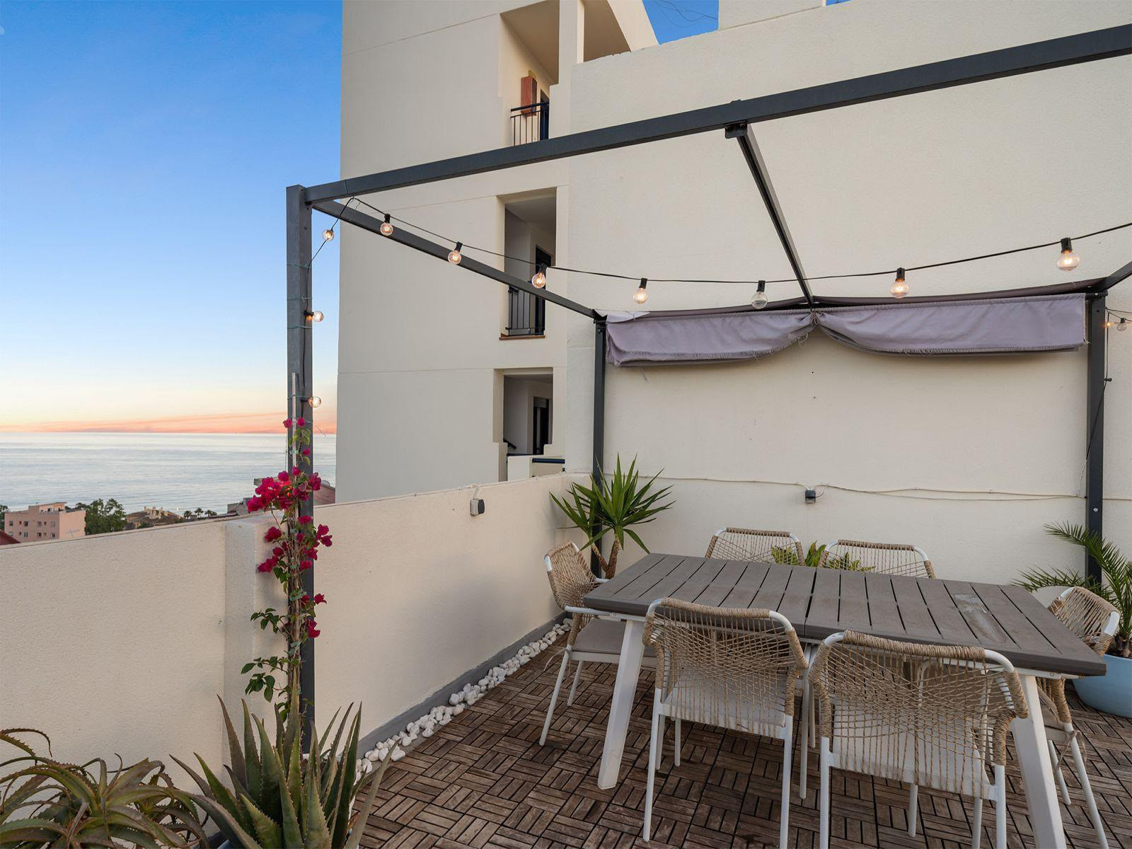 2 Bedroom Penthouse in Benalmádena - Photo 21