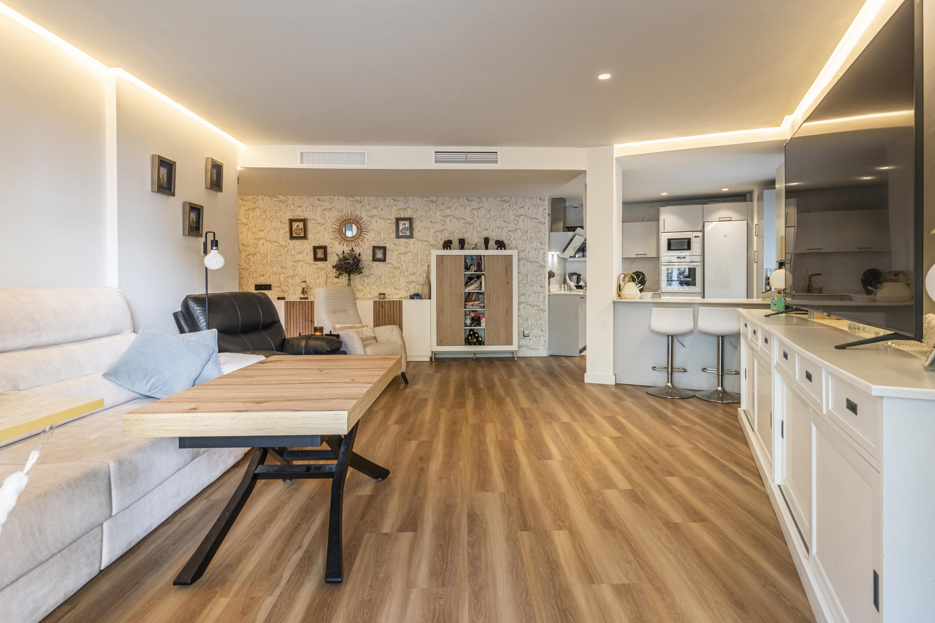 3 Bedroom Apartment in Estepona - Photo 8