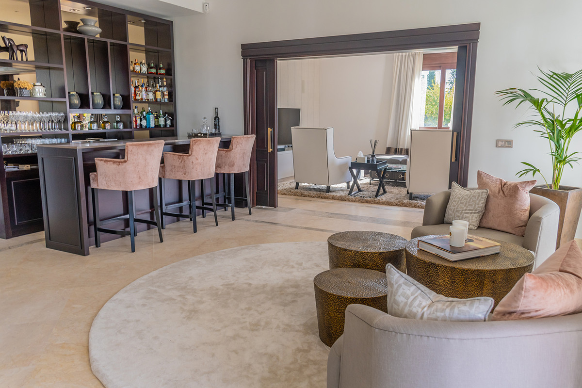 5 Bedroom Villa in San Pedro de Alcántara - Photo 23