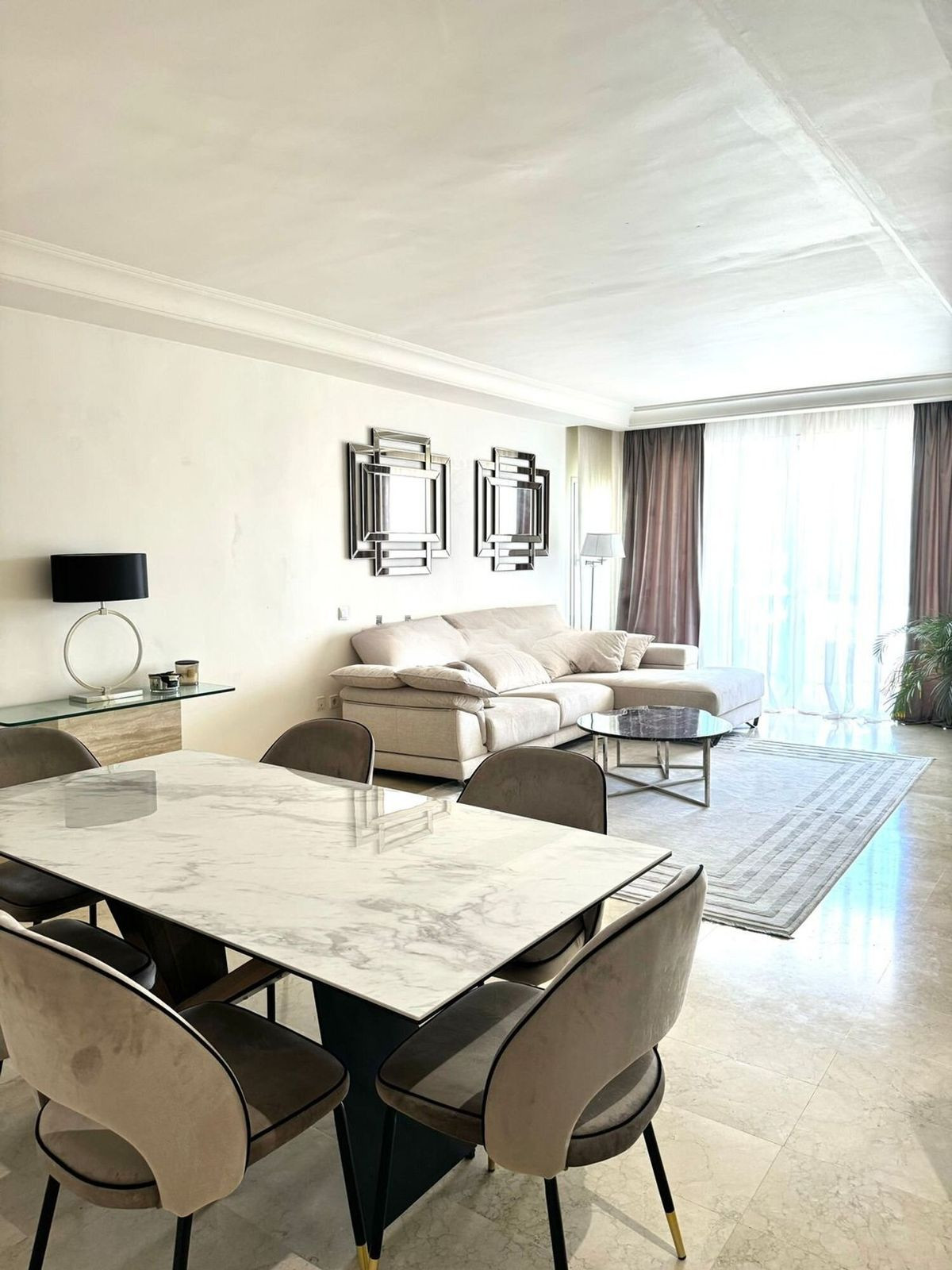 2 Bedroom Apartment in Marbella - Photo 4