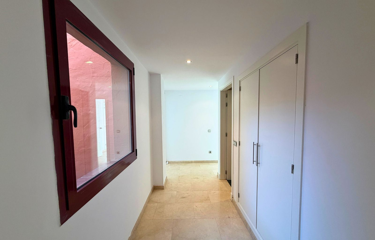 2 Bedroom Penthouse in Casares - Photo 17