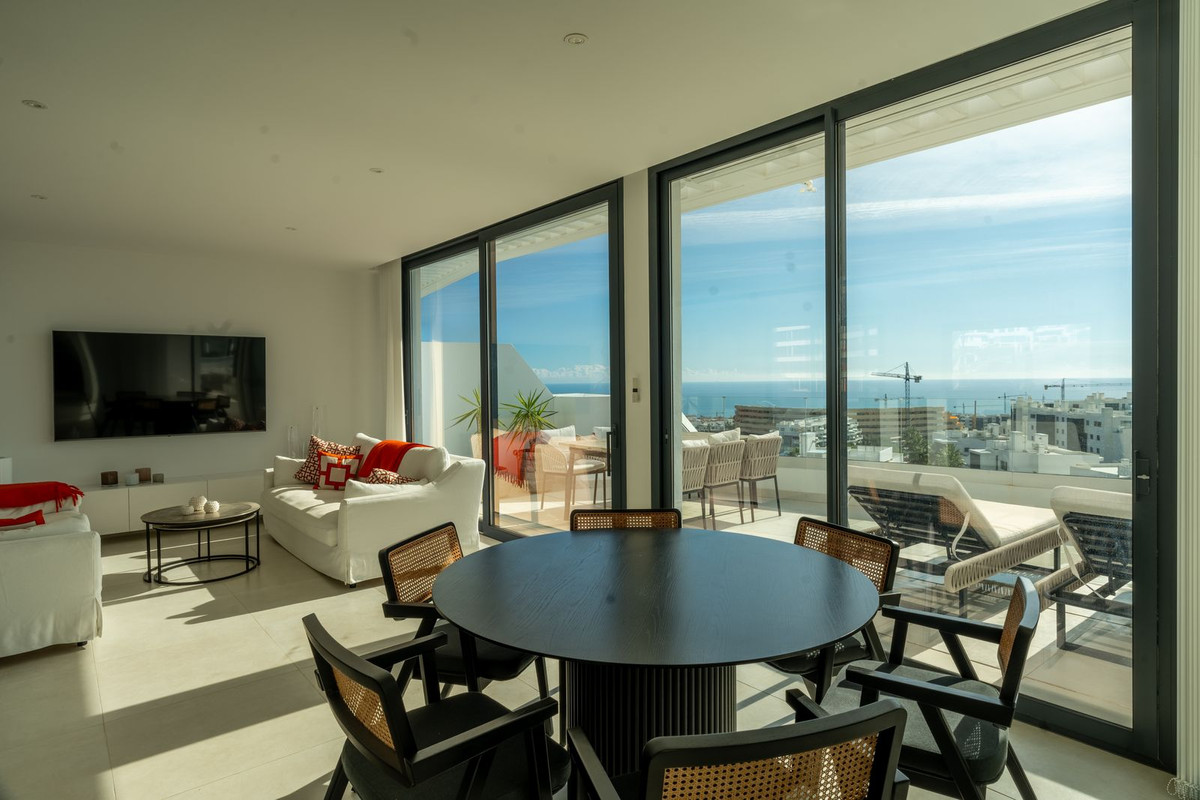 3 Bedroom Penthouse in Fuengirola - Photo 23