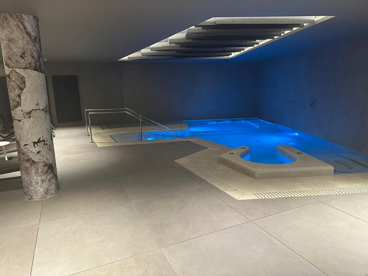 2 Bedroom Apartment in Marbella - Photo 65
