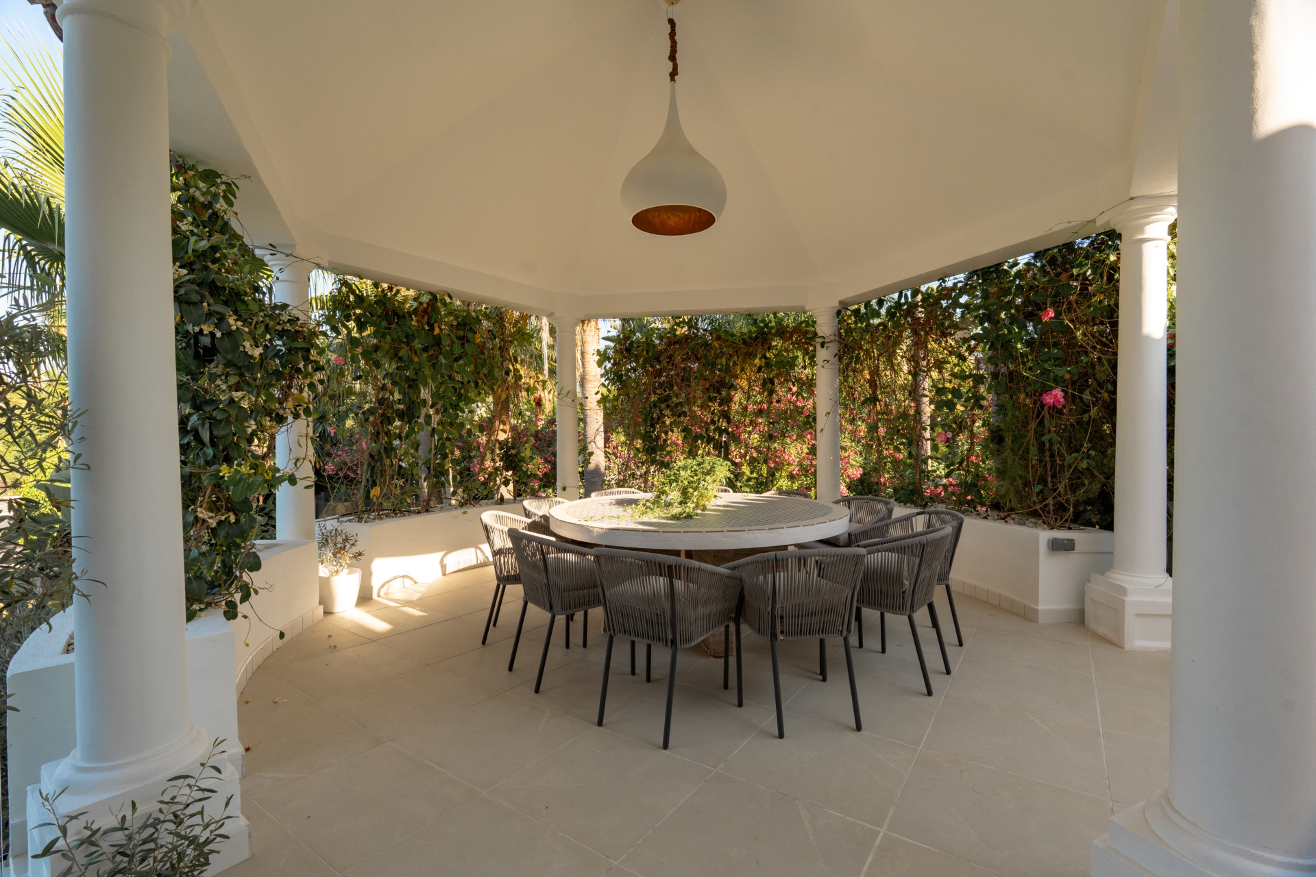 6 Bedroom Villa in San Pedro de Alcántara - Photo 30