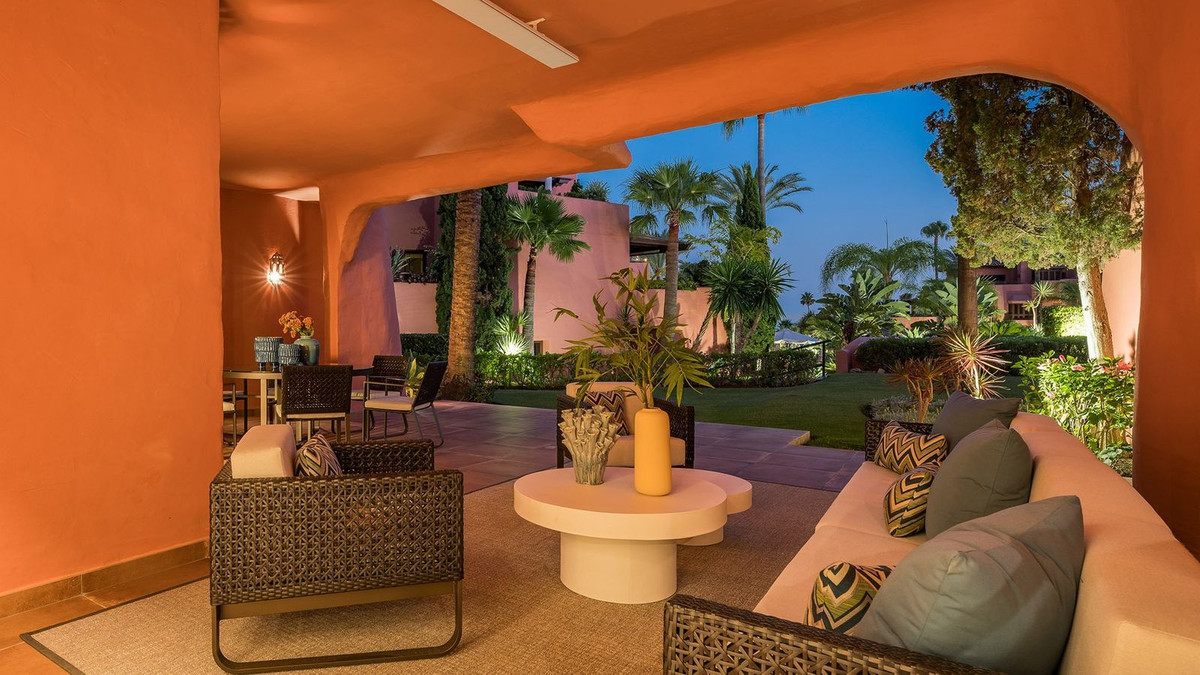 3 Bedroom Apartment in Estepona - Photo 32