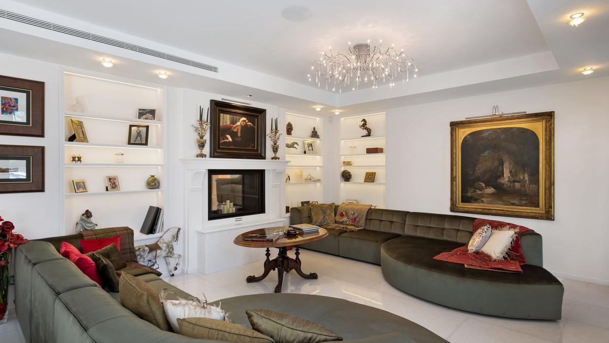 6 Bedroom Villa in Marbella - Photo 27