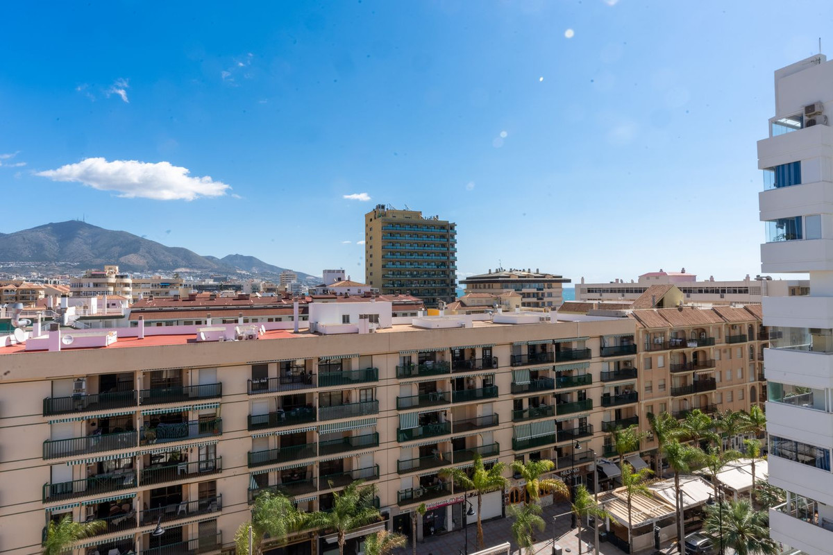 2 Bedroom Apartment in Fuengirola - Photo 21