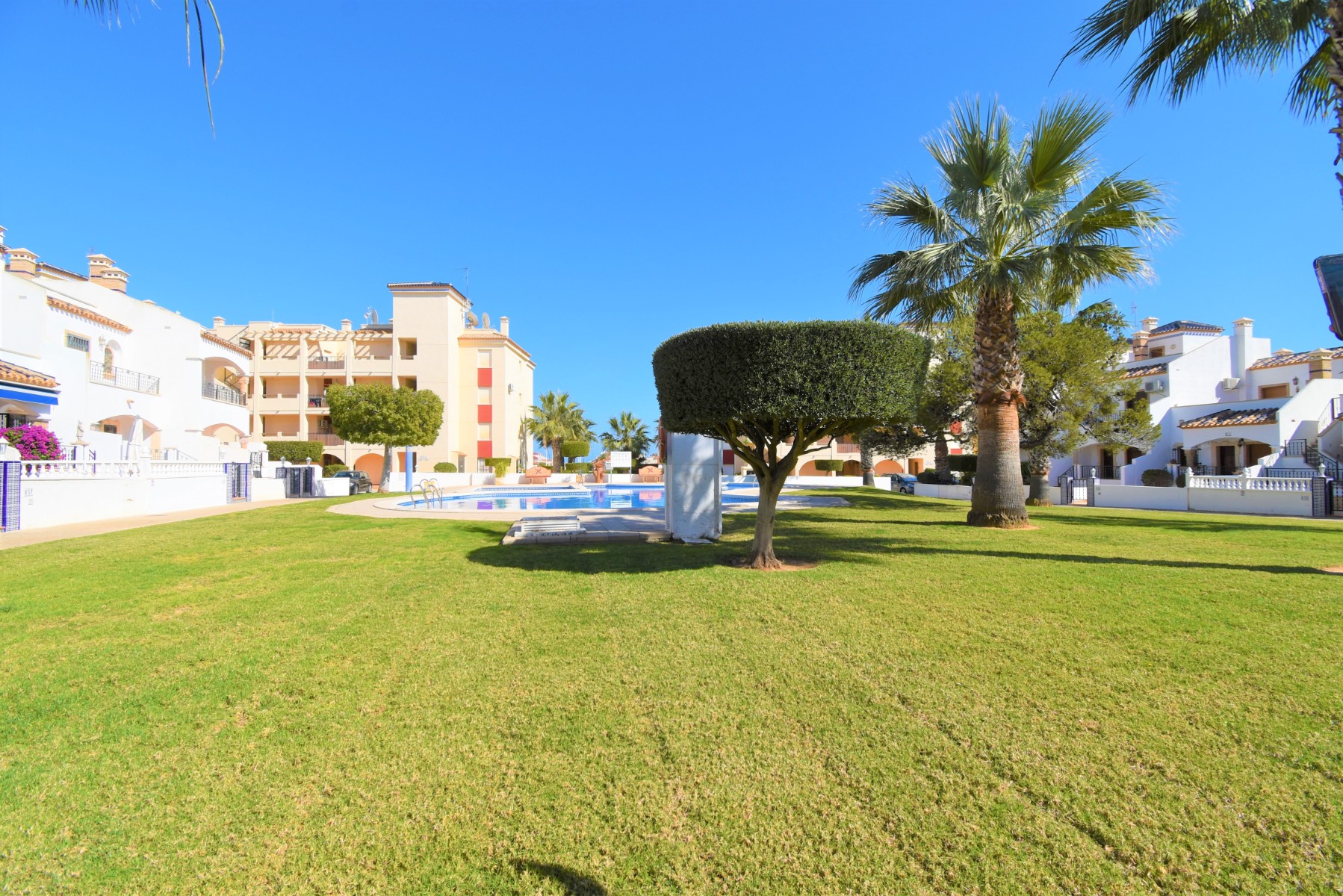Apartamento com 2 quartos com piscina em Alicante, Espanha – Foto 22